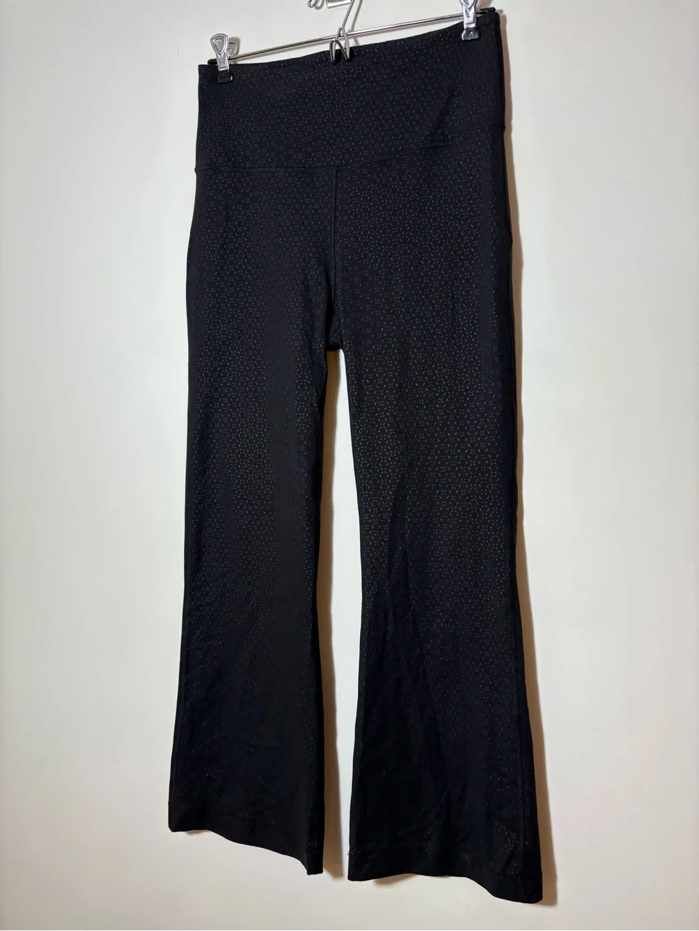 Lululemon Sz 8 Black Groove Super-High-Rise Flared Pant Nulu Gradiate Geo